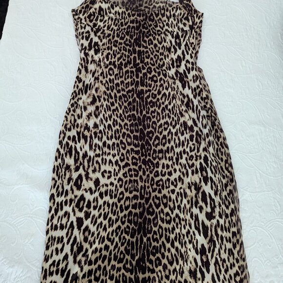 Elie Tahari gorgeous dress. Animal print. - Picture 3 of 9